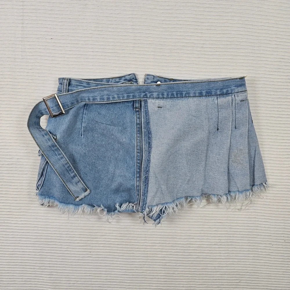 Kaylee Kollection Denim Shorts Medium Wash Cargo Pocket Frayed HemUtility Blue M